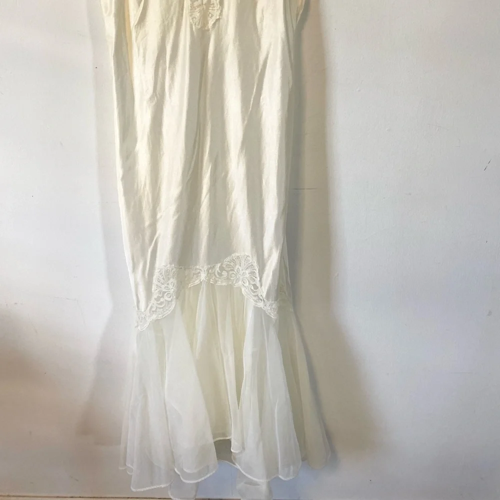 Vintage Cream Lace Trim Slip Chemise - Picture 4 of 11